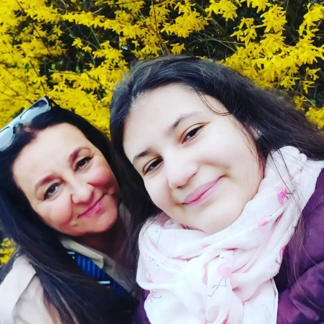 Oliwka wiosna z babcią