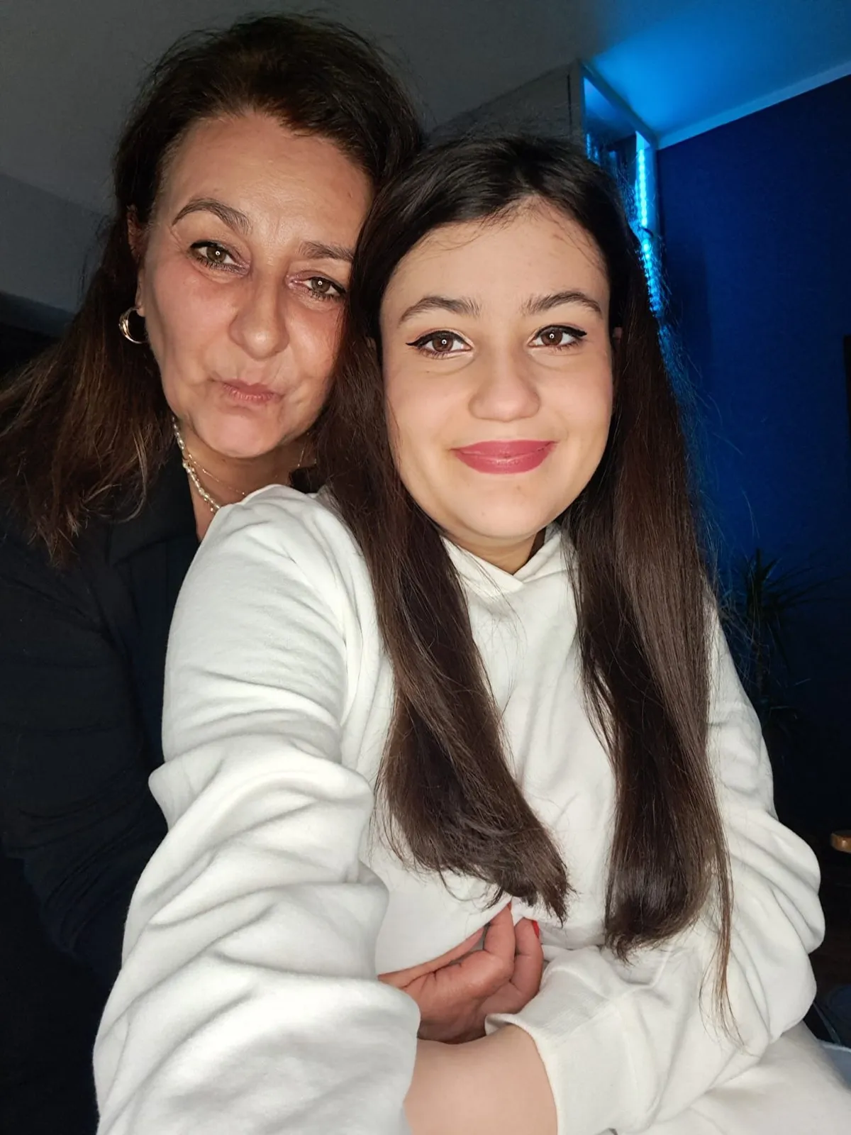 Oliwka z babcią Wandą